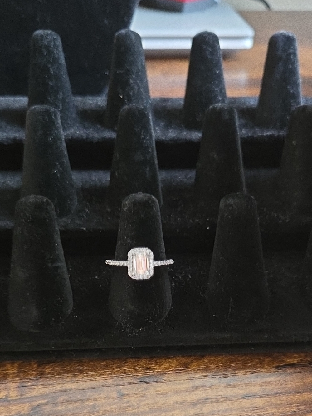 Baguette-Cut Moissanite Daimond Halo Engagement Ring